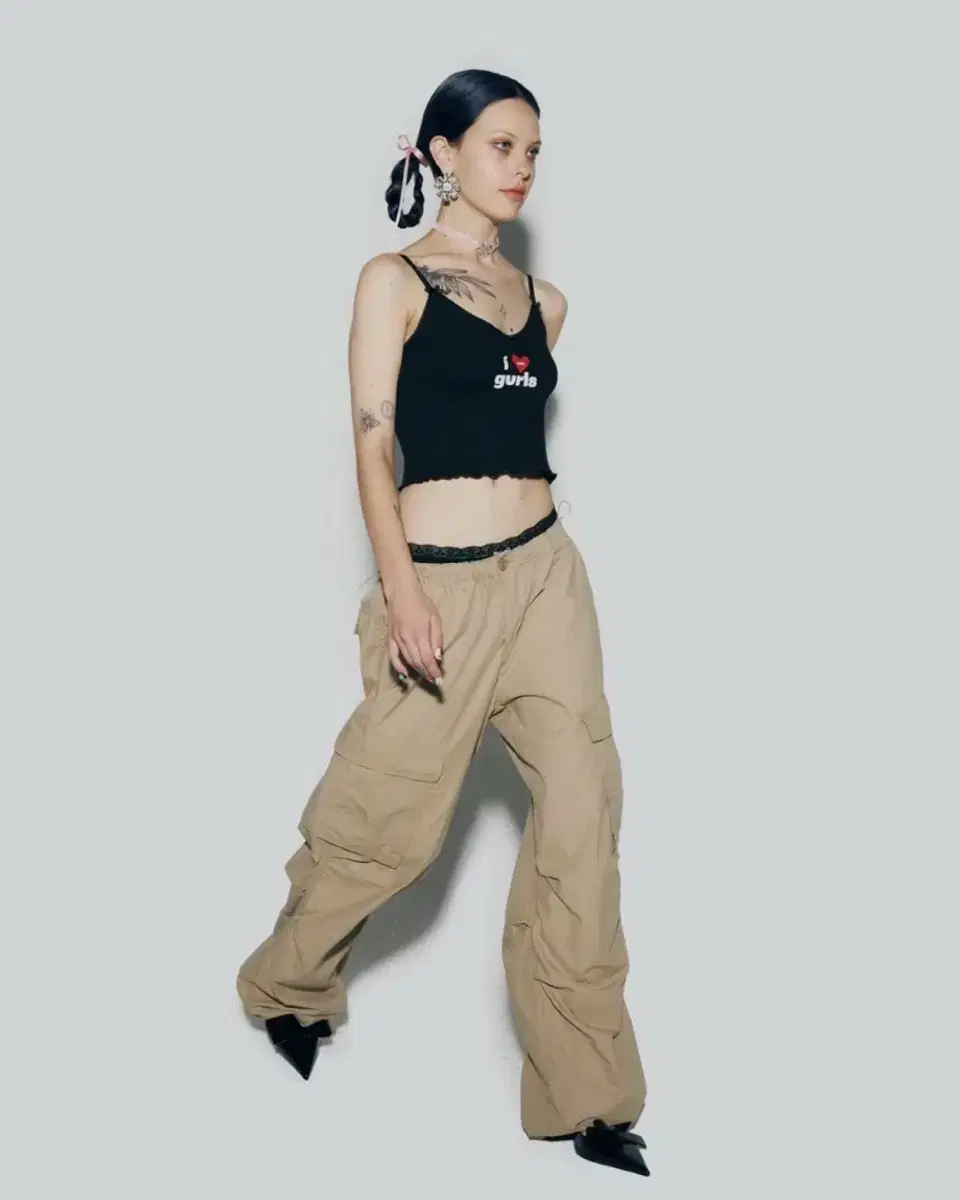 오들리워크샵 Gravel Knee Dart Trousers | 브랜드 중고거래 플랫폼
